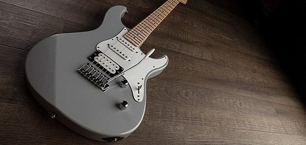 Đàn guitar điện với thiết kế hiện đại và hệ thống pickups