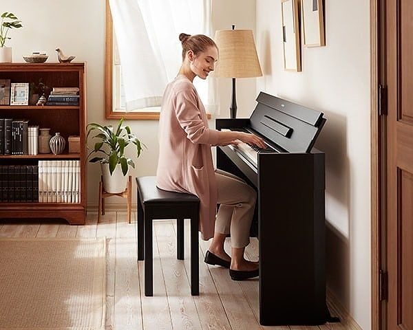 Đàn piano điện là gì - có thiết kế tối nhỏ gọn, thanh lịch và âm thanh đa màu sắc